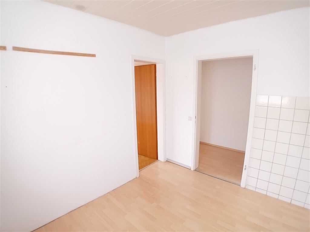 Viel Platz für Ihre Wohnideen - Zweifamilienhaus mit Doppelgarage – Herbrechtingen – Vorschaubild 4