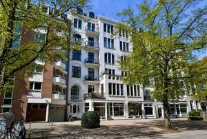 Viel Raum für Ihre Ideen - großzügiger Altbau in beliebter Wohnlage
