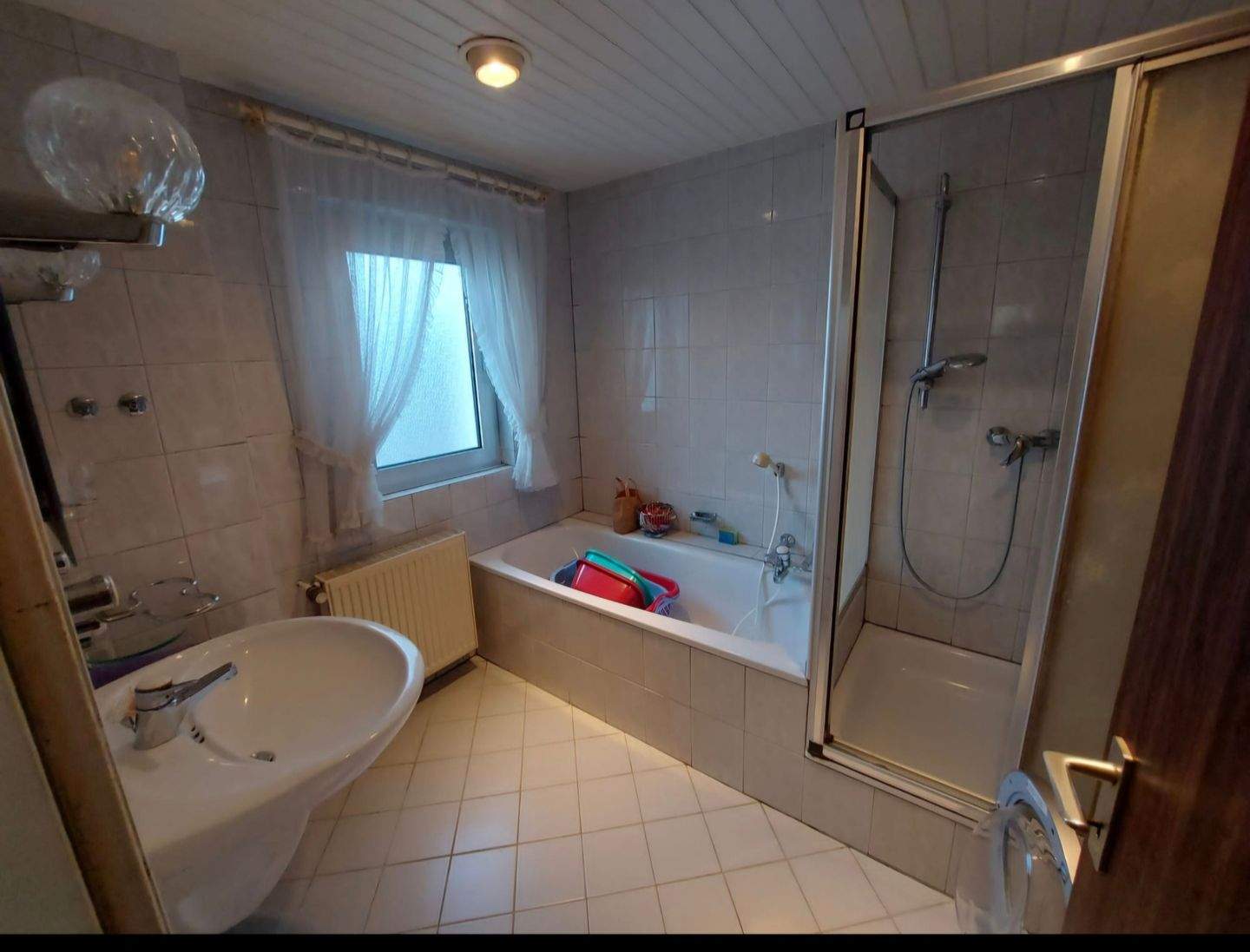 7-ZIMMERHAUS MIT 3 BÄDERN, 2 GARAGEN UND GROSSEM GARTEN. AUCH ALS MEHRGENERATIONENHAUS NUTZBAR. – Bornheim – Vorschaubild 8