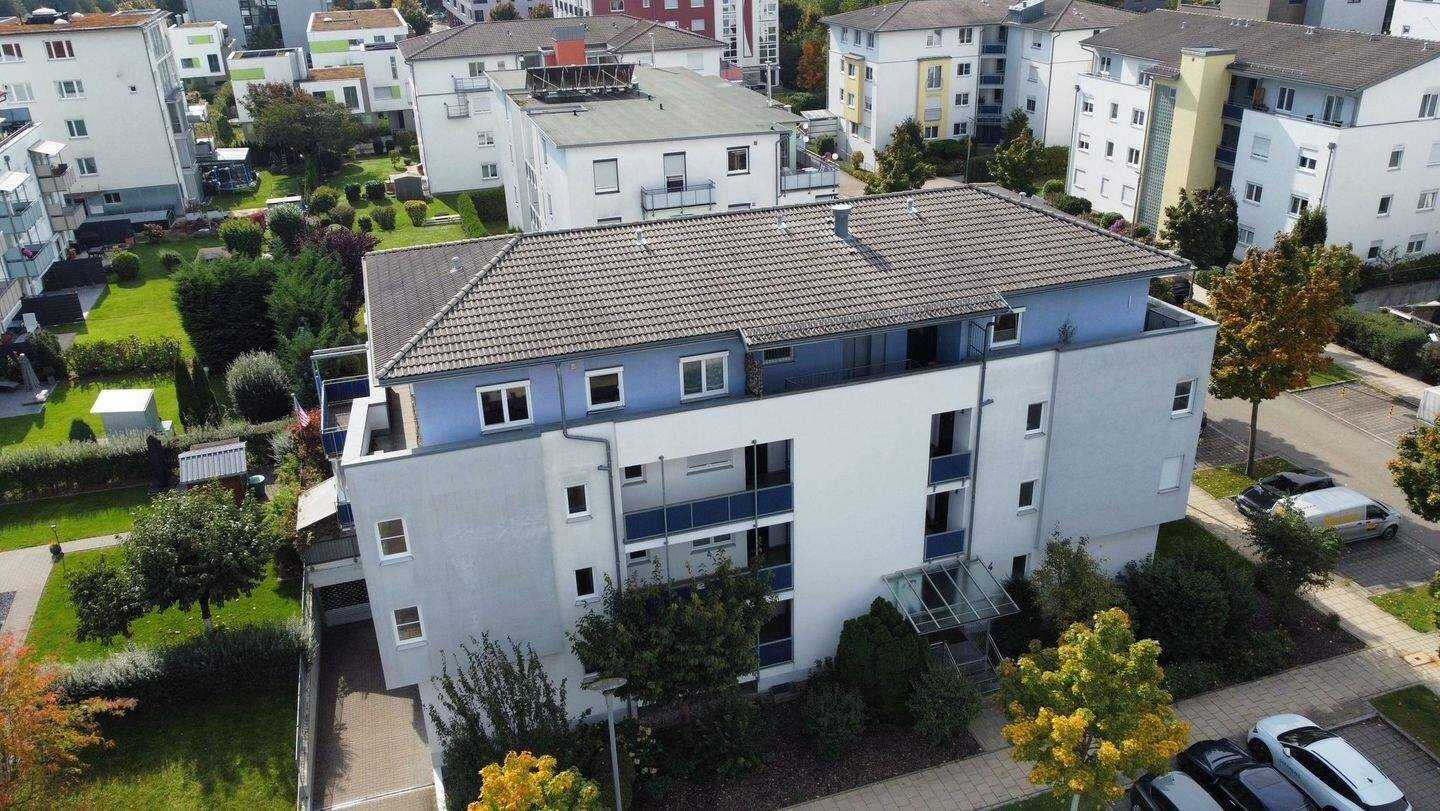 +WILEY+ Schicke Etagenwohnung mit 40 m² Wohnzimmer in ruhiger Wohnlage – Neu-Ulm – Vorschaubild 2