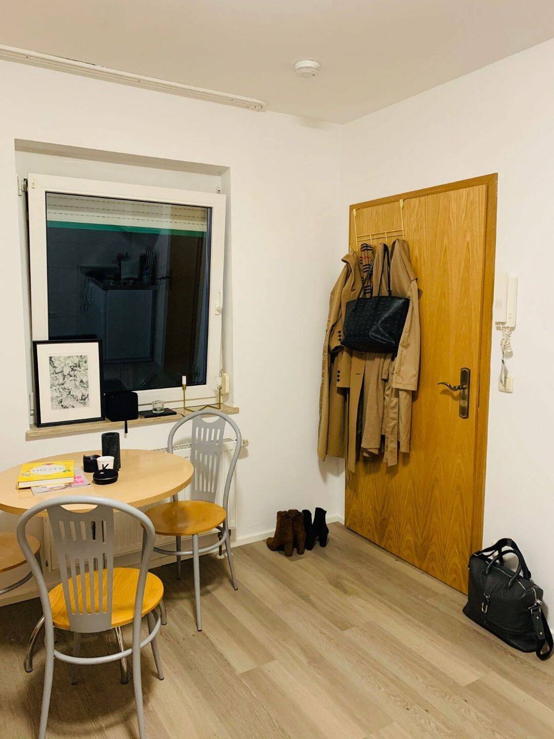 Möbliertes 1-Zimmer Apartment nur an Studenten zu vermieten ! Anfragen bitte nur per E-Mail. – Erlangen – Vorschaubild 3