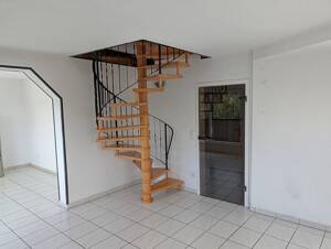 Außergewöhnliche Maisonettewohnung mit Dachterrasse, Einbauküche und Garage in Top-Lage von Alstaden – 46049 Oberhausen – Vorschaubild 5