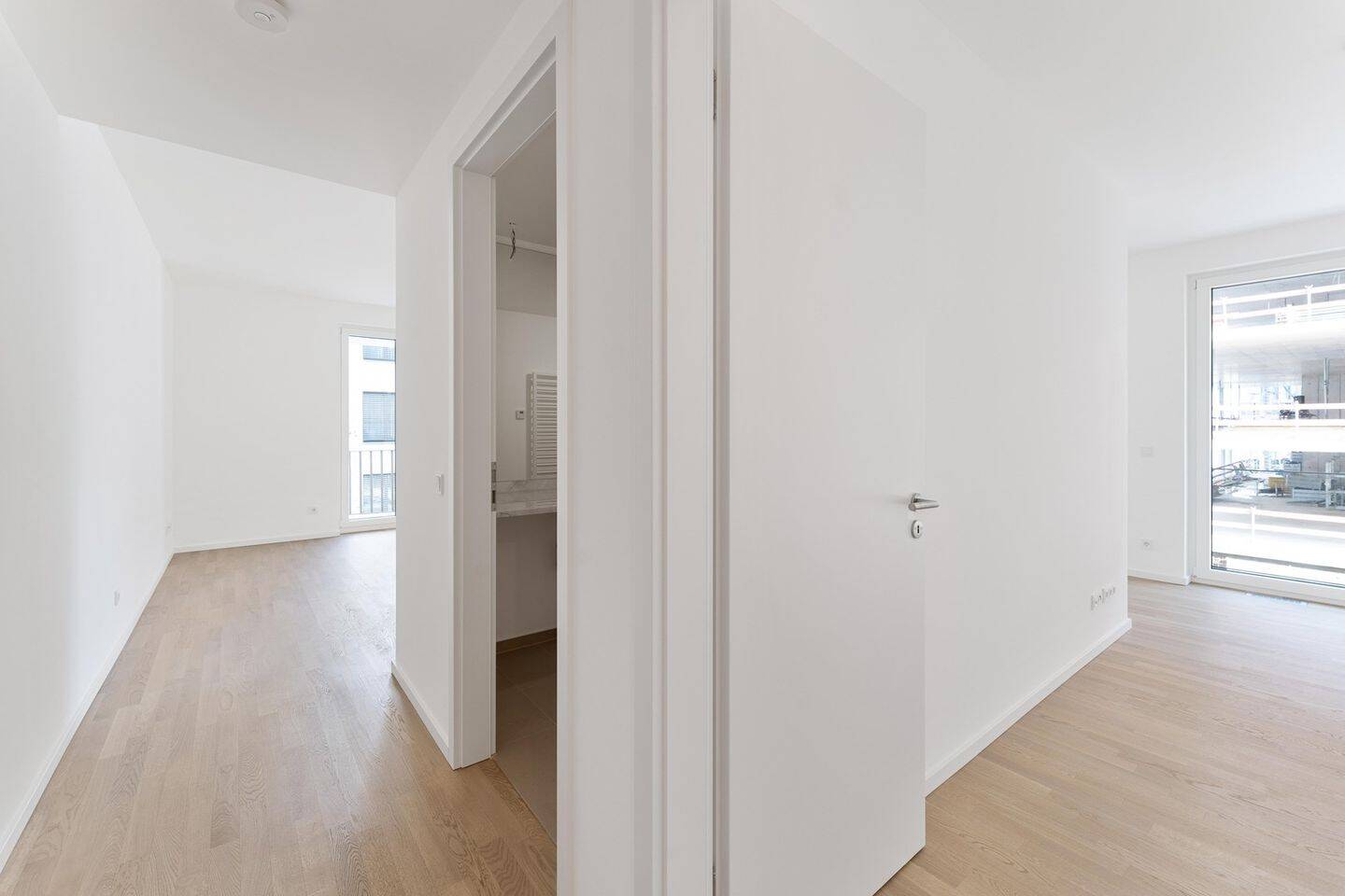 Traumhafte Zwei-Zimmer Wohnung an East Side Gallery und Spree, provisionsfrei zu vermieten – Berlin – Vorschaubild 6