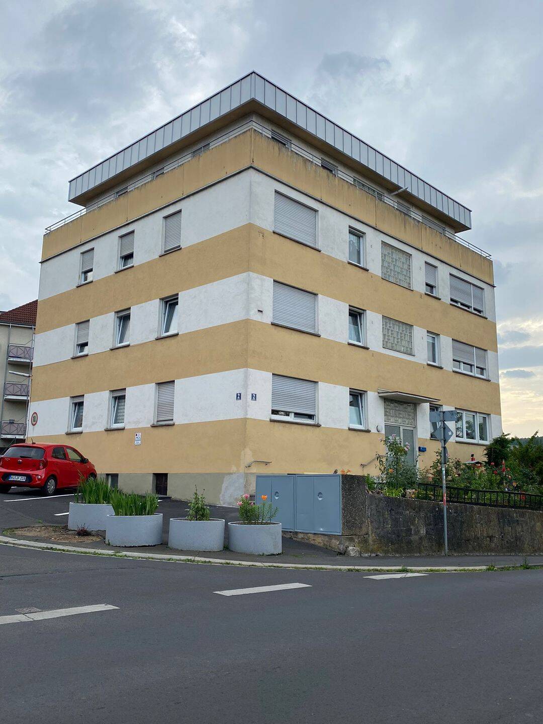 2. OG Südbalkon, helle Wohnung, Parkett – Würzburg – Vorschaubild 2