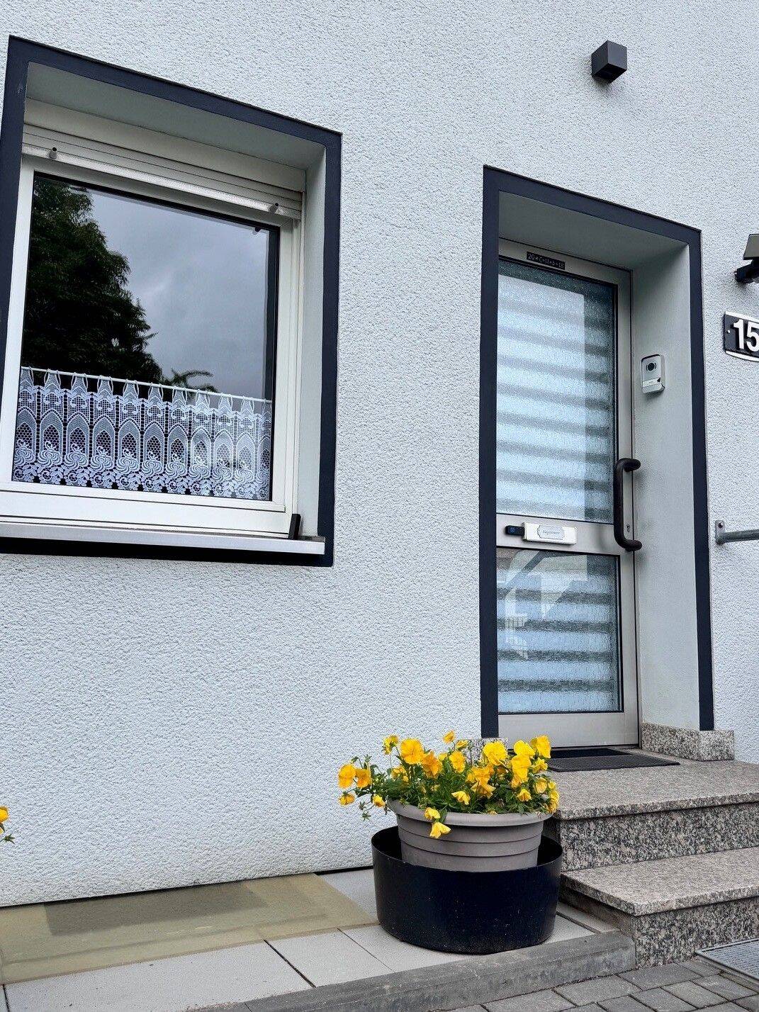 *Home Sweet Home* Charmantes Haus mit tollem Garten – Duisburg – Vorschaubild 5