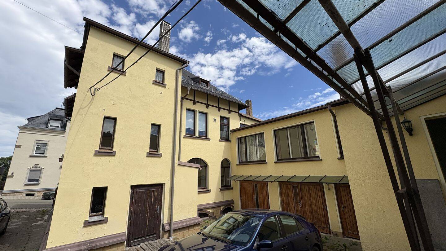 Attraktive Kombination aus Wohnraum und Gewerbefläche mit Entwicklungsmöglichkeiten – Ellefeld – Vorschaubild 3
