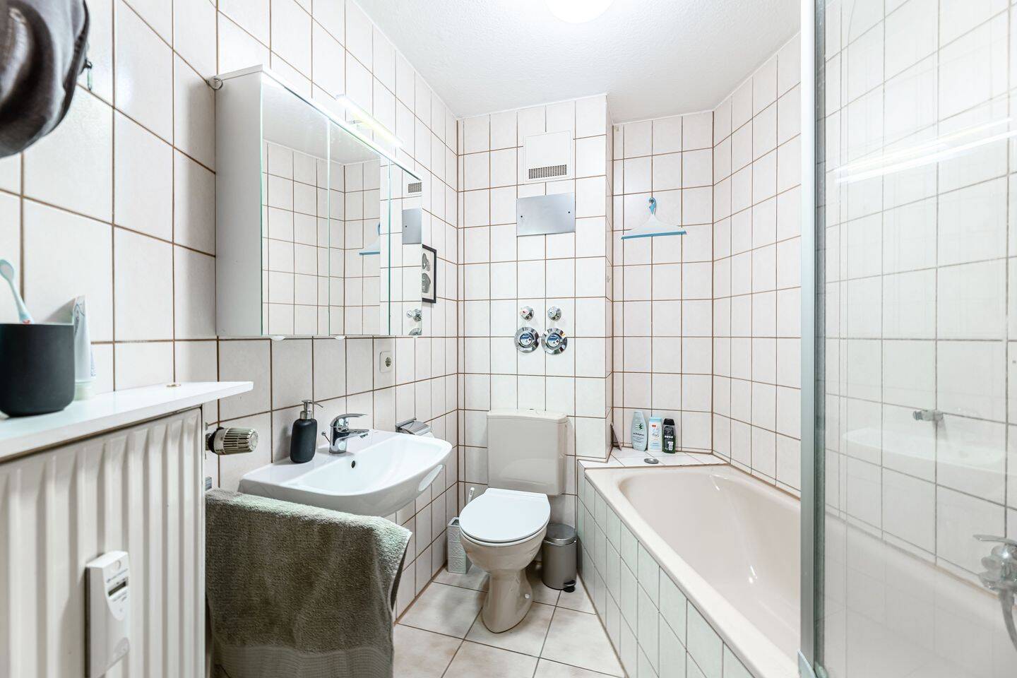 City-Life trifft Entspannung: 1,5 Zimmer mit privater Dachterrasse – Nürnberg – Vorschaubild 3