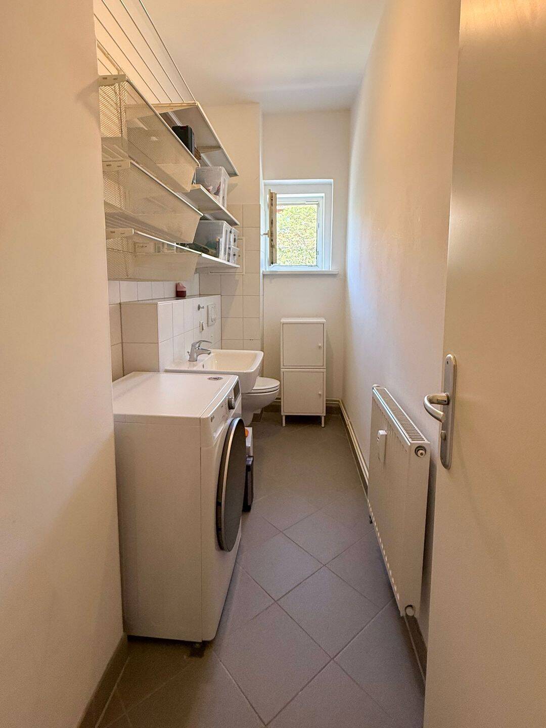 Charmante 3-Zimmer-Altbauwohnung mit zwei Balkonen und großem Gemeinschaftsgarten in Prenzlauer Berg – Berlin – Vorschaubild 7