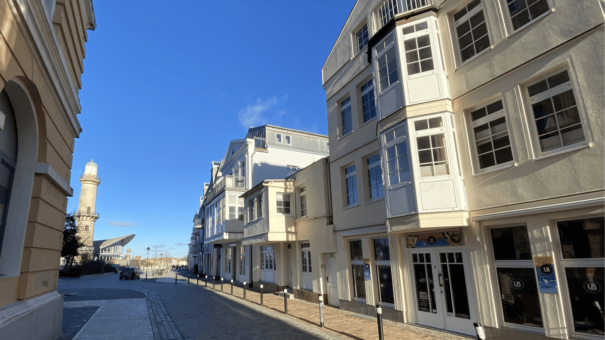 Zwei sanierte Ferienwohnungen mit Leuchtturm- und Ostseeflair | www.LUTTER.net – 18119 Rostock – Bild 1 von 9