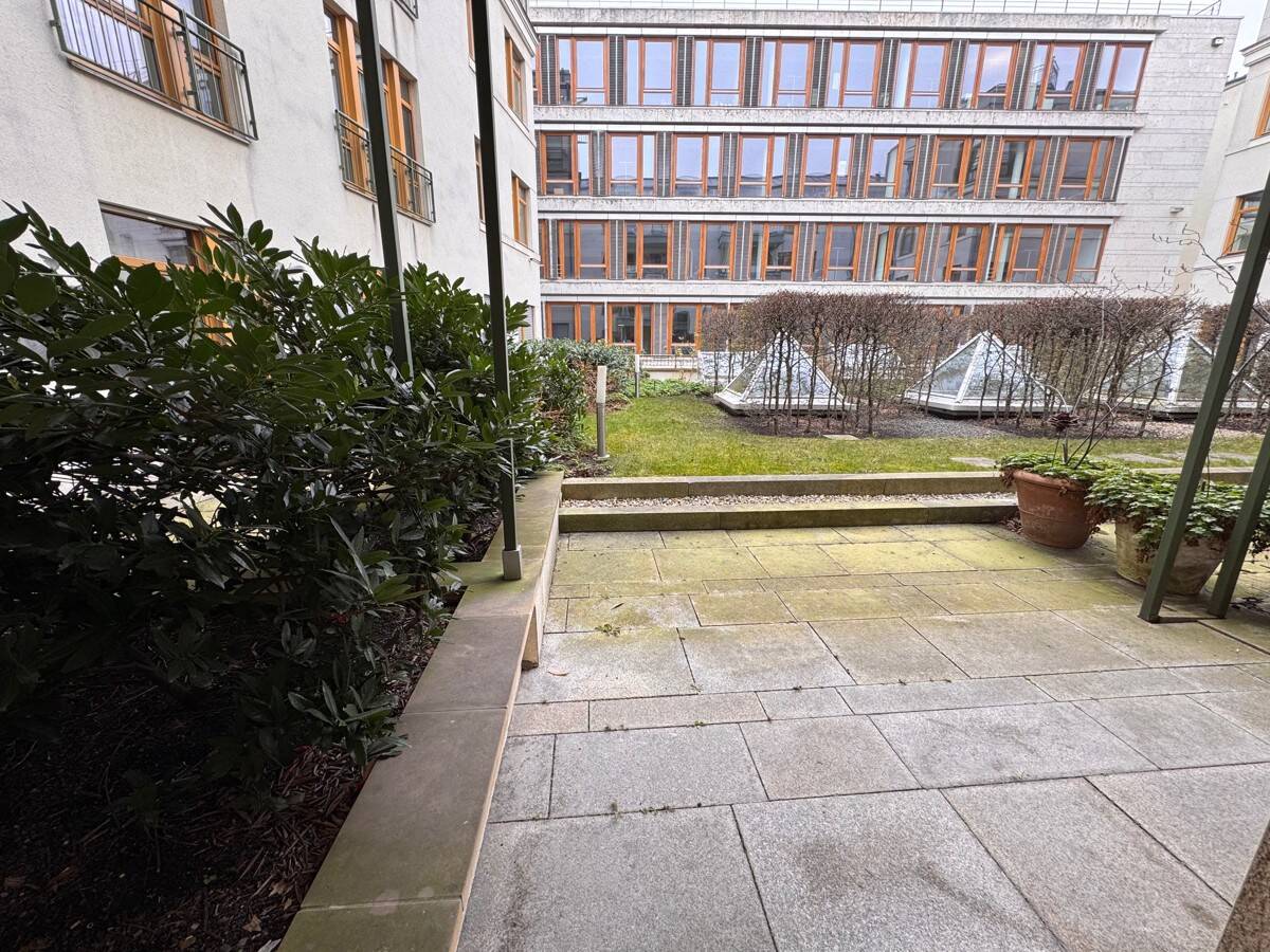 Wohnen im Botschaftsviertel: voll möblierte 2-Zi-Whg, 90 m² + große Terrasse per SOFORT zu VERKAUFEN – Berlin – Vorschaubild 4