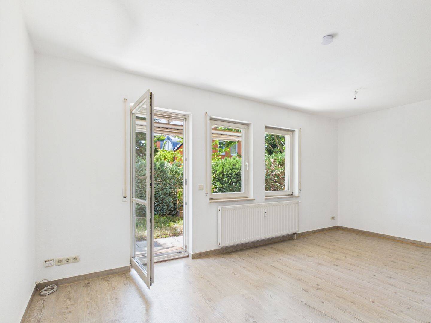 Bezugsfreie Maisonettewohnung mit 3 nutzbaren Räumen und Garten! – Leipzig – Vorschaubild 2