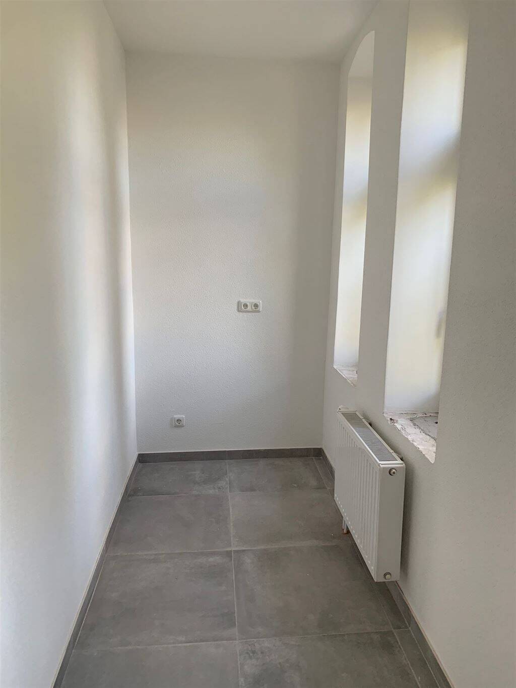 Zweitbezug nach San.! Große3-Zi. mit Einbauküche, Laminat, Lift, Balkon und Wanne! – Chemnitz – Vorschaubild 6