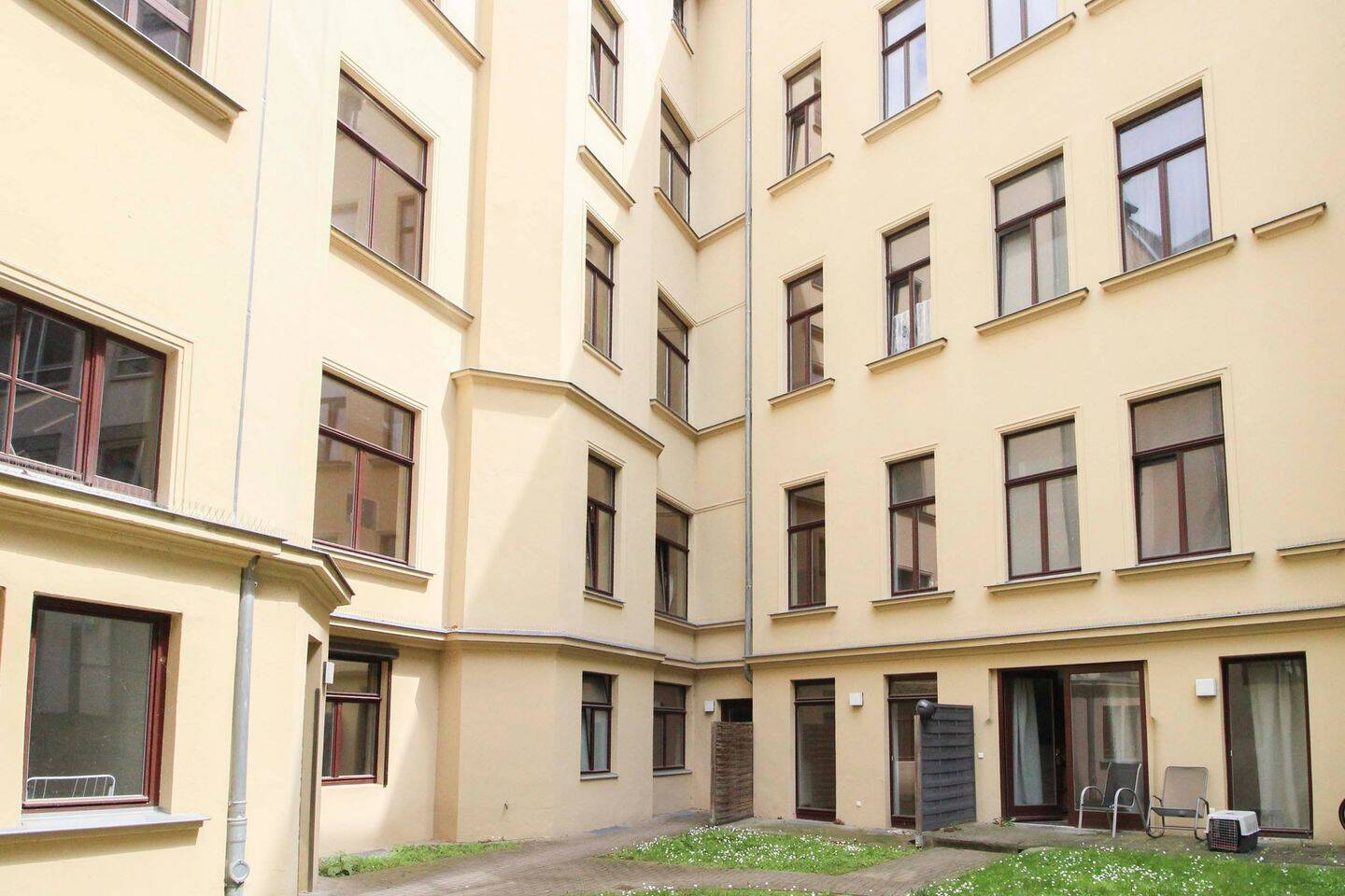 Charmante 1-Raum-Wohnung im denkmalgeschützten Altbau - solide Kapitalanlage in zentraler Lage – Magdeburg – Vorschaubild 7