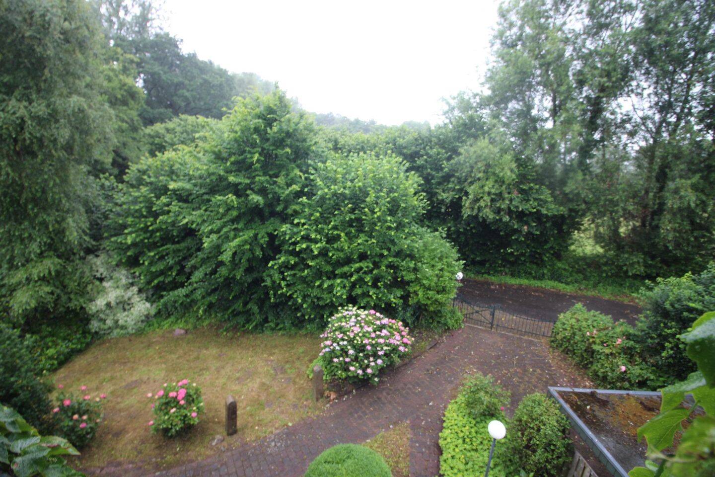Großes Wohnhaus in Dorfrandlage mit Blick über Wiesen und Felder – Bergenhusen – Vorschaubild 7