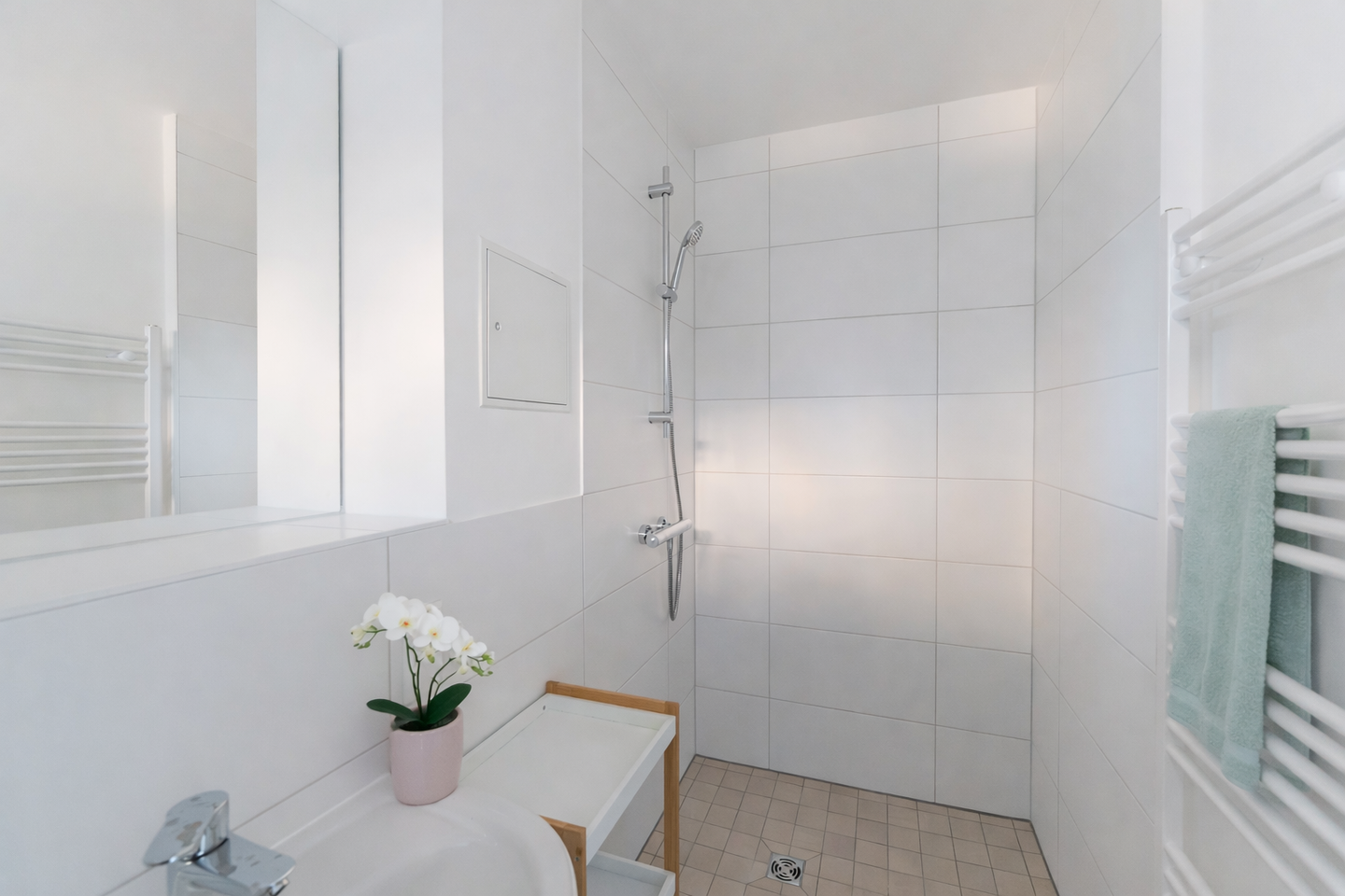 Ankommen, wohlfühlen, studieren: Exklusives Design-Apartment |möbliert|Fahrstuhl |Unilage|Dachgarten – Magdeburg – Vorschaubild 6