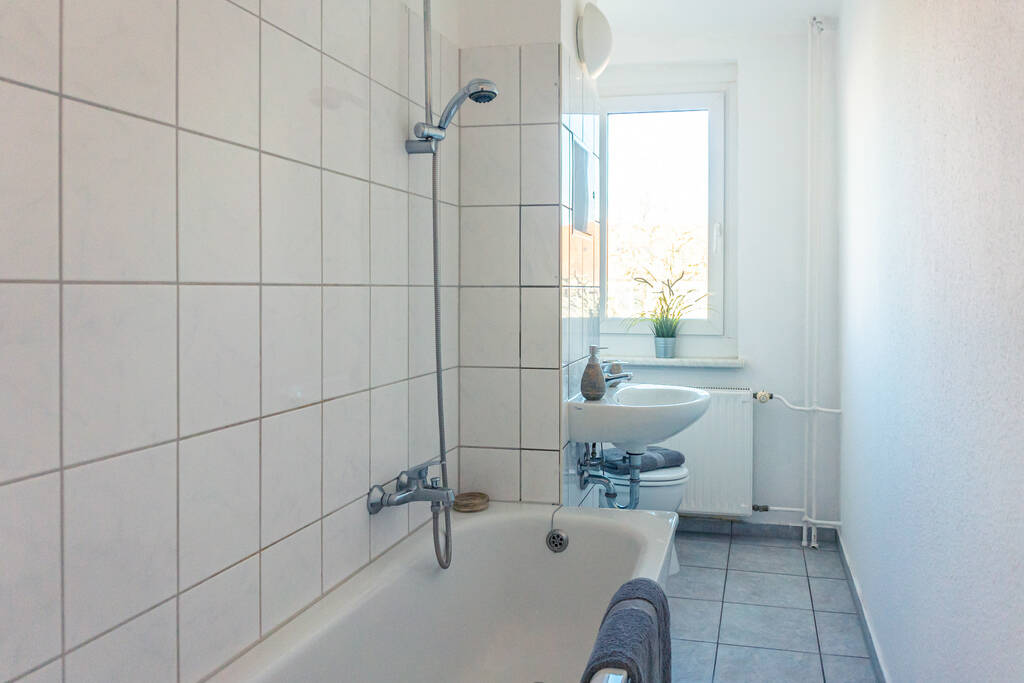 Nahe Grünanlage gelegene 3-Raum-Wohnung mit Balkon – Chemnitz – Vorschaubild 4
