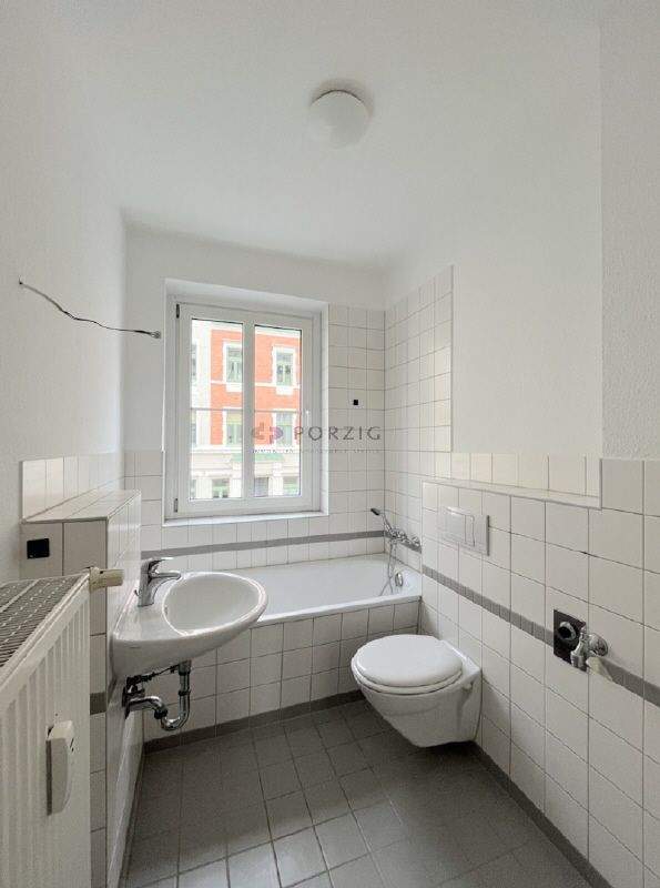 Sonnig. Hell. Perfekt für Singles - Wohnung mit Balkon - EBK möglich – Chemnitz – Vorschaubild 3