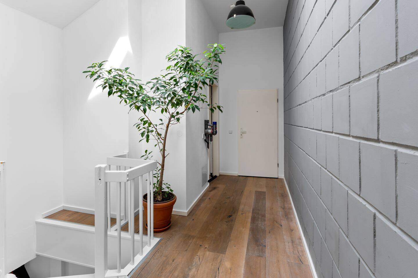 Zwischen Rosenthaler & Zionskirschplatz - Traumhaft sanierter Altbau mit Airbnb Genehmigung – Berlin – Vorschaubild 9