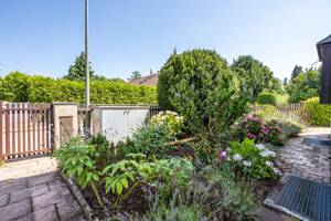 AIGNER - Ruhig wohnen, sonnig leben: Charmante Doppelhaushälfte mit Potenzial und Süd-West-Garten – 81477 München – Vorschaubild 3