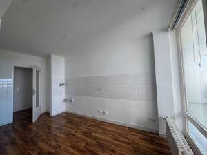 Großzügige 2-Zimmer-ETW mit Skylineblick, BLK, TG-Platz in Frankfurt-Bornheim – 60385 Frankfurt am Main – Vorschaubild 5