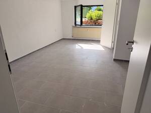 2 zimmer (Keller Wohnung)
