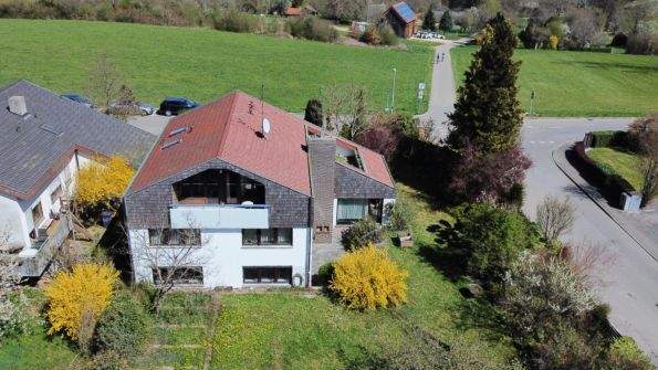 Einfamilienhaus mit Pool, Einliegerwohnung und weitläufigen Grundstück – Nürtingen – Vorschaubild 5