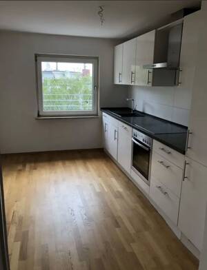 2er WG - 2 Zimmer mit 34qm - in 120qm Altbauwohnung (mit 4 Zimmern) – 55118 Mainz – Vorschaubild 3