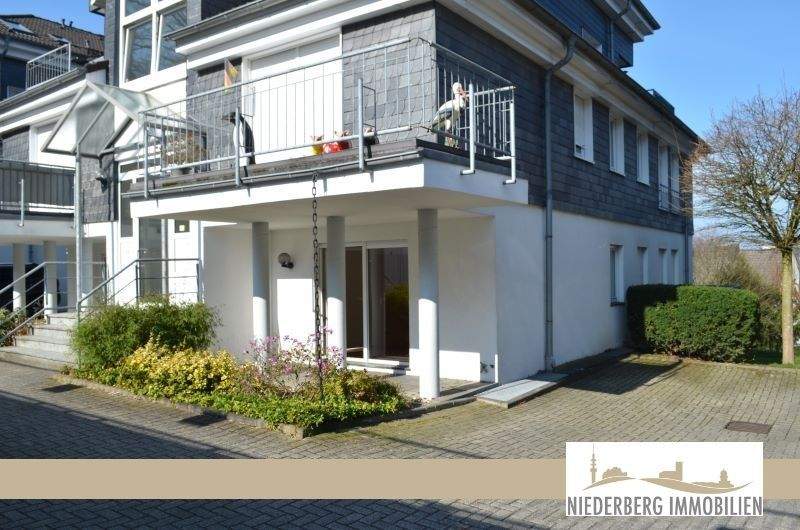 Großzügige helle 2 Zimmer mit 2 Balkonen in guter Lage Nähe Barmer Anlagen/Toelleturm!