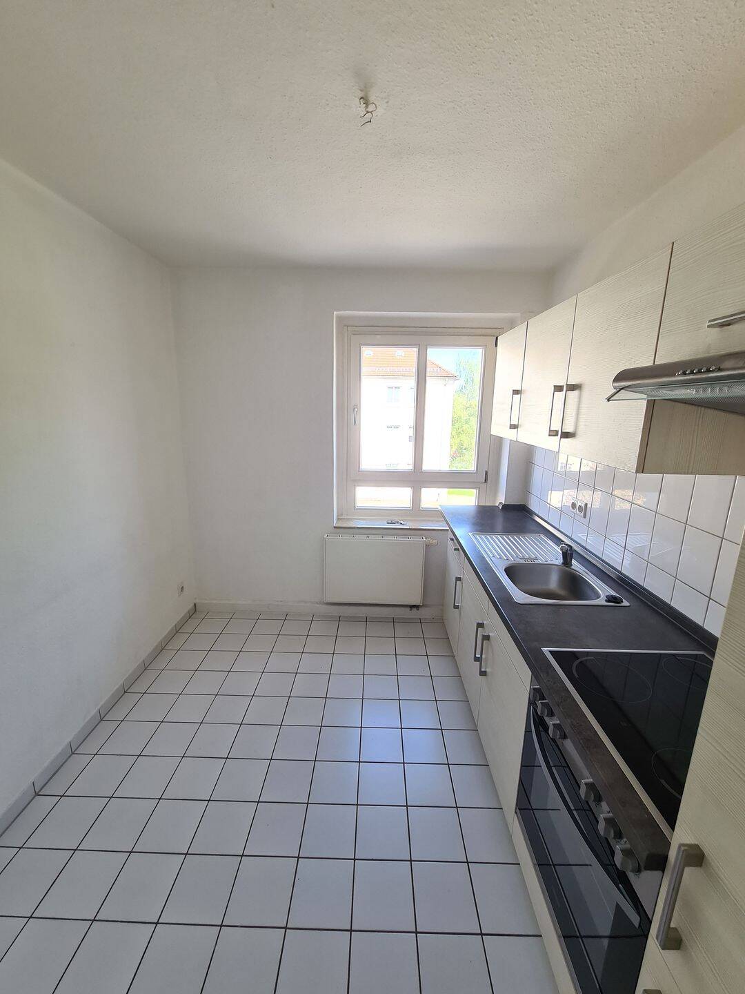 3- Zimmer mit Balkon WG geeignet und EBK :) in zentraler Lage von Chemnitz – Chemnitz – Vorschaubild 4