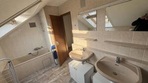 Helle 2-Zimmer-Dachgeschosswohung mit großem Balkon & schöner Ausicht – 72760 Reutlingen – Vorschaubild 6