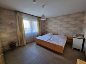 Stattliches Wohnhaus mit großem Grundstück und zwei Garagen... – 90768 Fürth – Vorschaubild 9