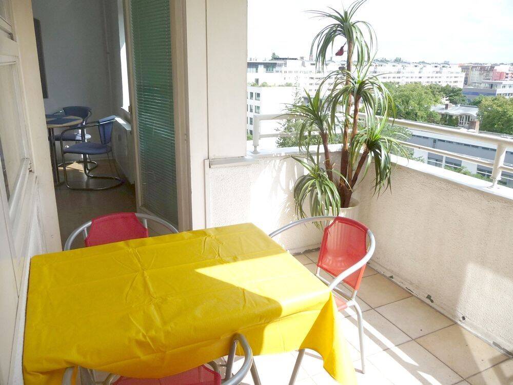 sonnige Wohnung mit tollem Blick über Berlin – Berlin – Vorschaubild 9