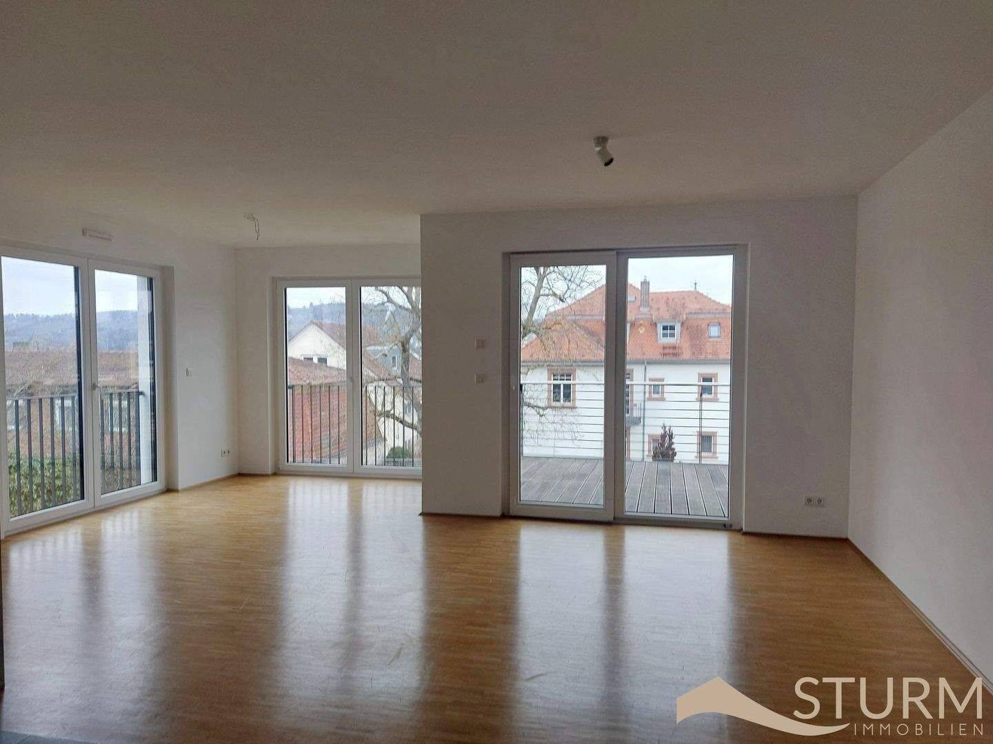 Sehr schöne, großzügig geschnittene 3-Zimmer-Wohnung mit Balkon, Einbauküche und 2 Stellplätzen - super Lage! – Würzburg – Vorschaubild 7