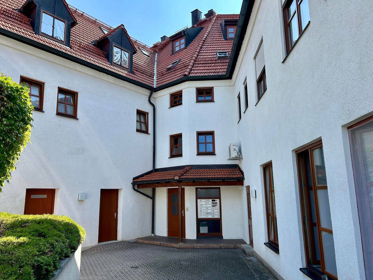 2 Zimmer Wohnung mit Einbauküche und TG Stellplatz  im Herzen von Grafing bei München