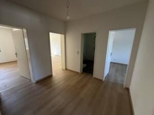 Modern sanierte 3-Zimmer-Wohnung mit Balkon in beliebter Lage in Weitmar Mark – 44795 Bochum – Vorschaubild 2