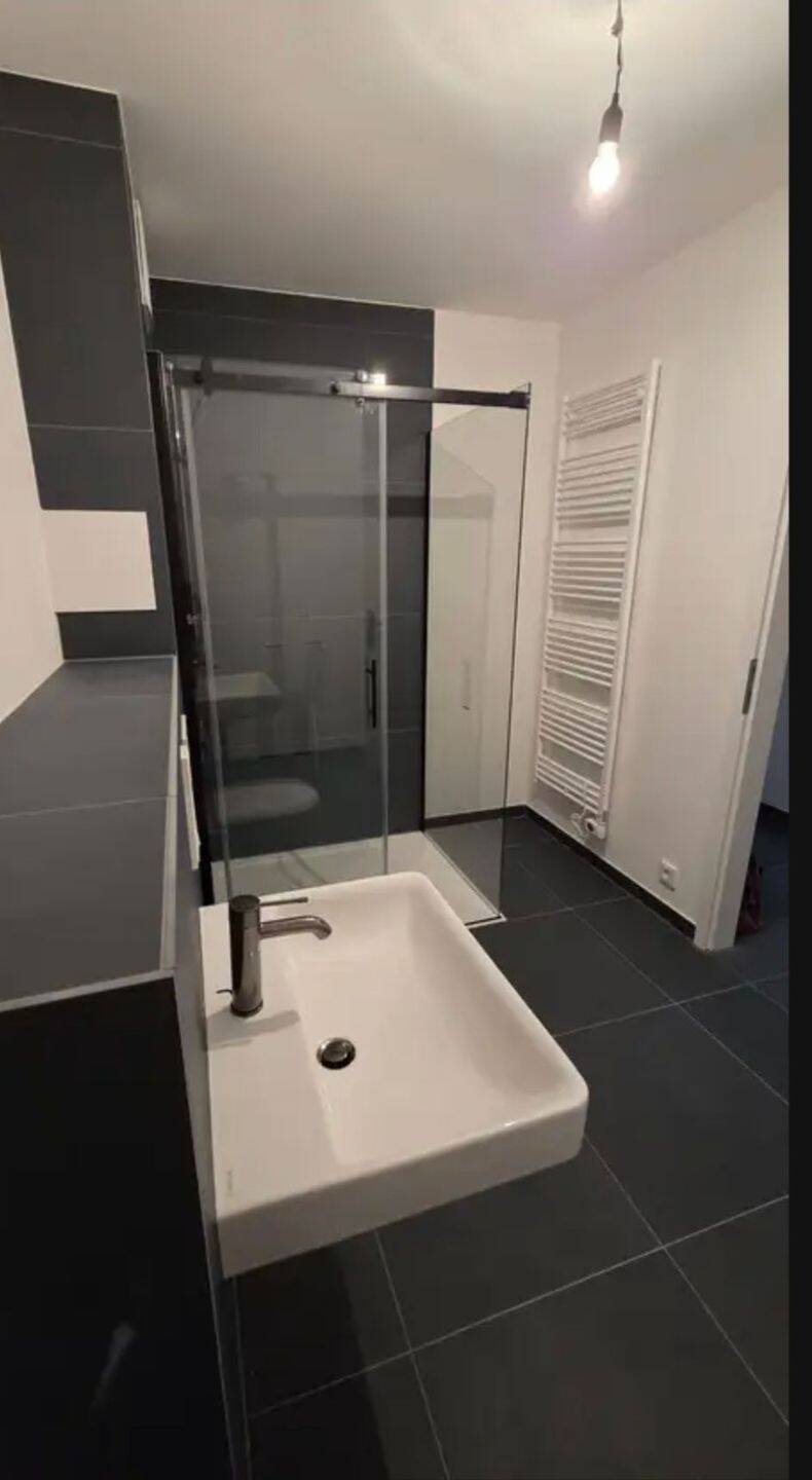 2 Zimmer Wohnung mit Küche – München – Vorschaubild 3