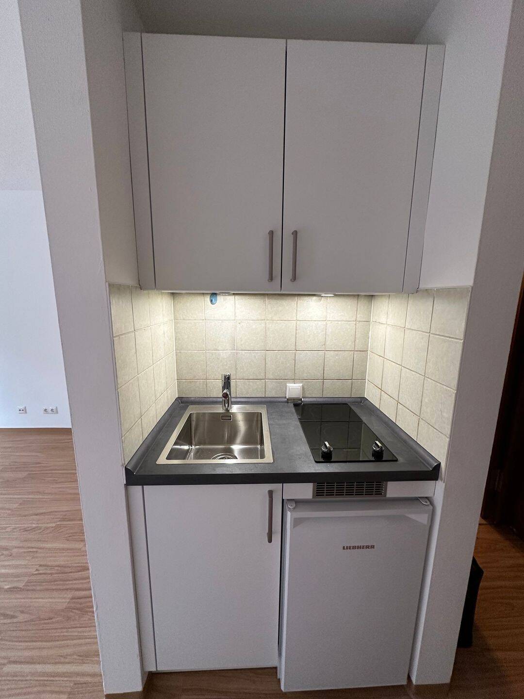 Renoviertes 1-Zimmer Apartment im Erdgeschoss einer Studentenwohnanlage – Erlangen – Vorschaubild 5