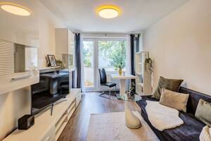 Ramersdorf: 1-Zimmer Apartment zum ruhigen begrünten Innenhof - frei