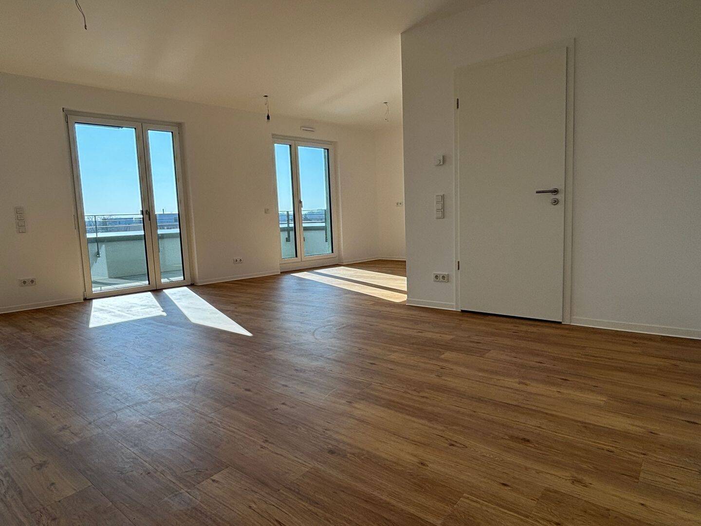 Ab sofort! 2-Zimmer-Wohnung (Typ 34) mit großer Dachterrasse und eigenem Abstellraum – Köln – Vorschaubild 2