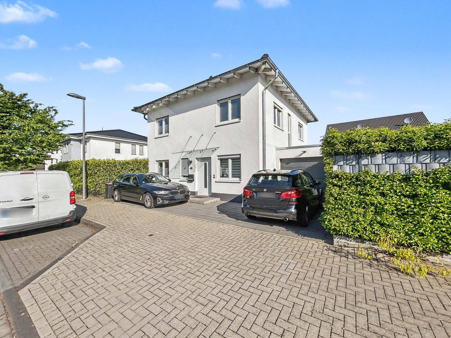 Stilvolle Stadtvilla in begehrter Wohnlage von Troisdorf-Sieglar – Troisdorf – Vorschaubild 2