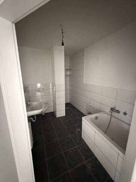 Renditestarkes Investment in 1A-Lage: 14 Wohnungen, 4 Gewerbeeinheiten, Stellplätze & Garagen – Mönchengladbach – Vorschaubild 6