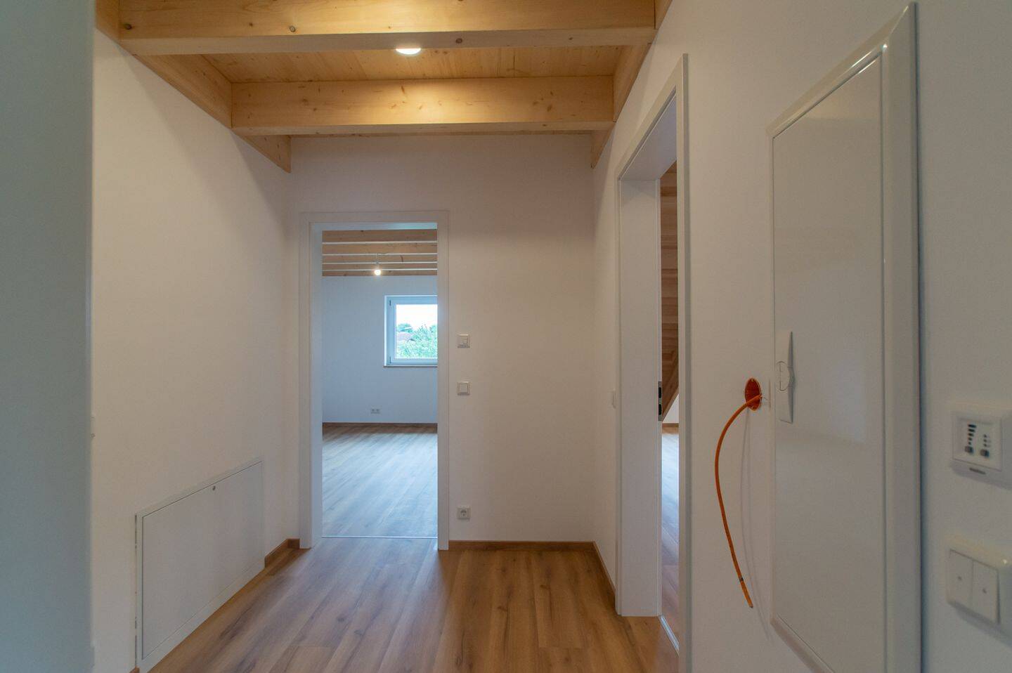 Erstbezug + 3 Zimmer, Dachstudio, Loggia und Holzfassade + PV-Anlage und Wärmepumpe – Ingolstadt – Vorschaubild 7