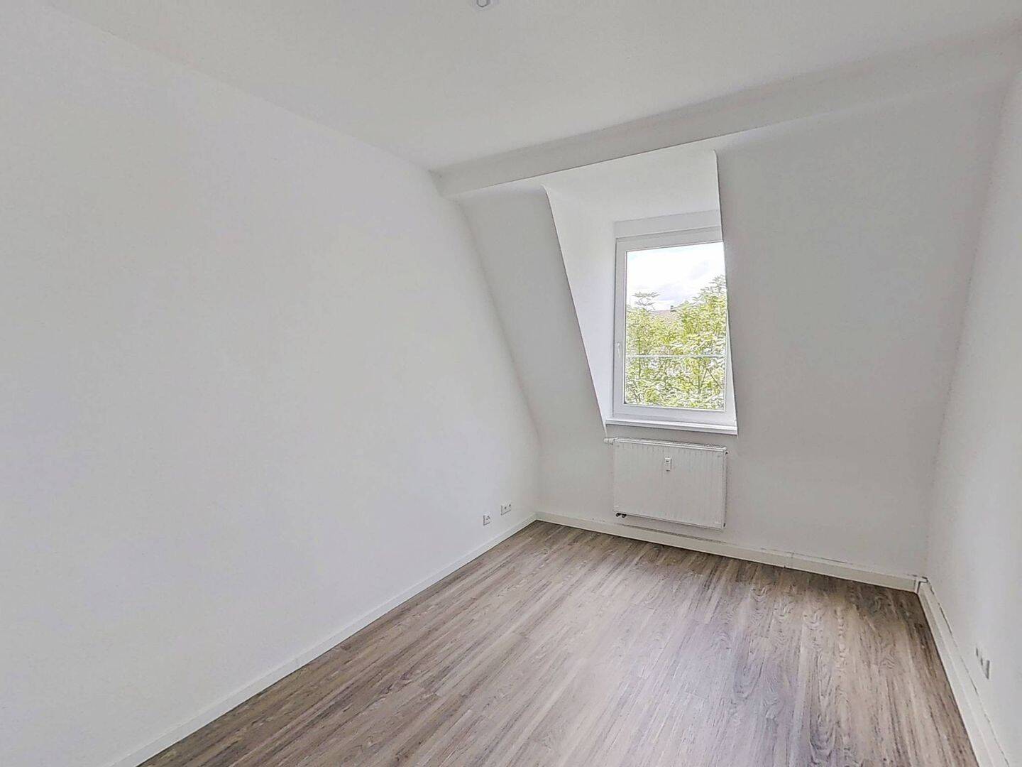 Helle 3-Zimmer-Dachgeschosswohnung in Gibitzenhof – Nürnberg – Vorschaubild 5