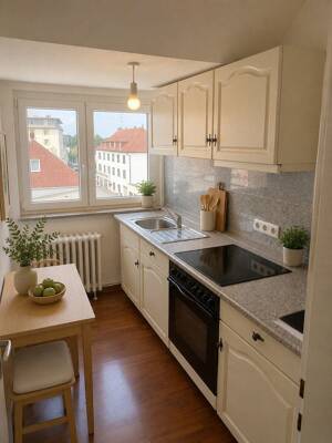 Gemütliche 3-Zimmer-Dachgeschosswohnung mit EBK in zentraler Lage - ab 01.08. frei – 27570 Bremerhaven – Vorschaubild 2