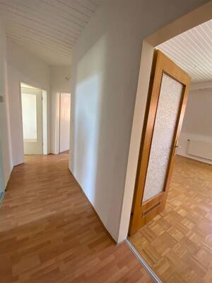 **3-ZKB, Parkett, WG-geeignet** – 55252 Wiesbaden – Vorschaubild 2