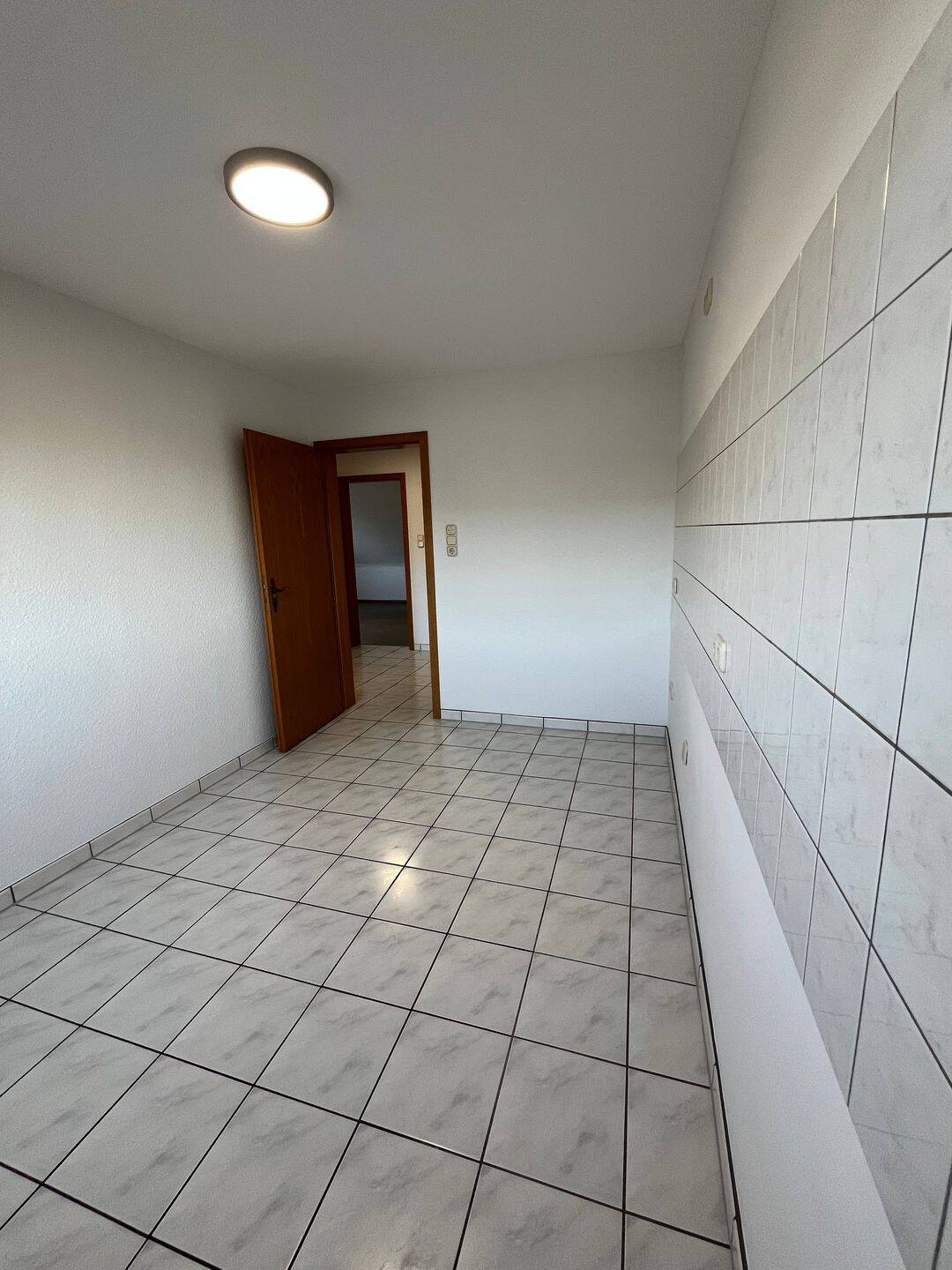Helle, lichdurchflutete und moderne Dachgeschosswohnung in Sterkrade – Oberhausen – Vorschaubild 5