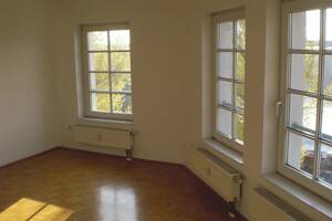 Ideale Wohnung für Singles, Paare! Tolle 2 Zi.-DG-Whg | Parkett |Bad mit Fenster – 4159 Leipzig – Vorschaubild 3
