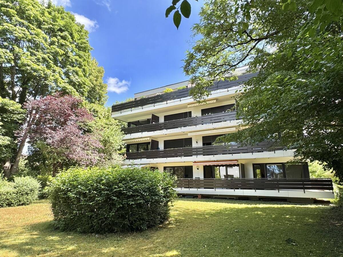 SELBSTBEZUG oder KAPITALANLAGE - Ruhige 2-Zi.-Wohnung in Mü.-Solln mit herrlichem Blick ins Grüne – 81477 München – Bild 1 von 9