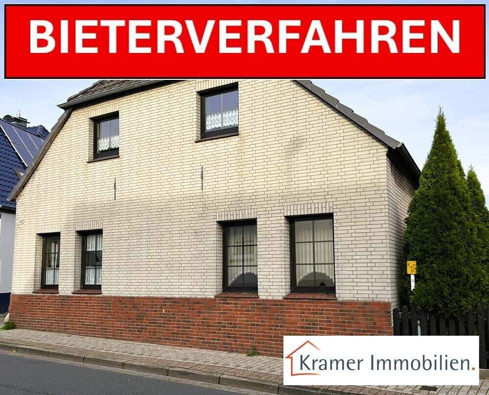 ### BIETERVERFAHREN - Geben Sie Ihr bestes Gebot ! ### Dieses Wohnhaus ist auf 2 Wohneinheiten ausgerichtet ! ### – Varel – Bild 1 von 9