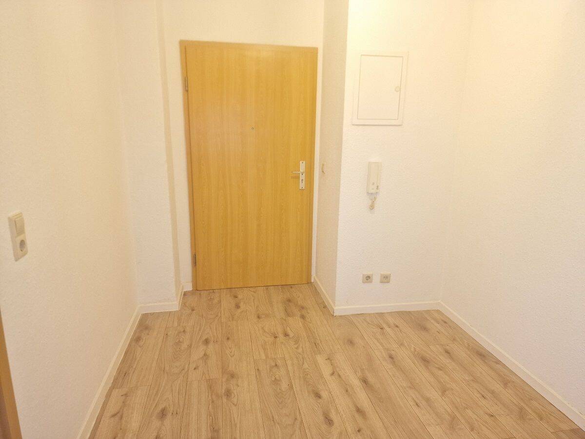 helle 1 Raum Wohnung mit Balkon zum Wohlfühlen – Chemnitz – Vorschaubild 3